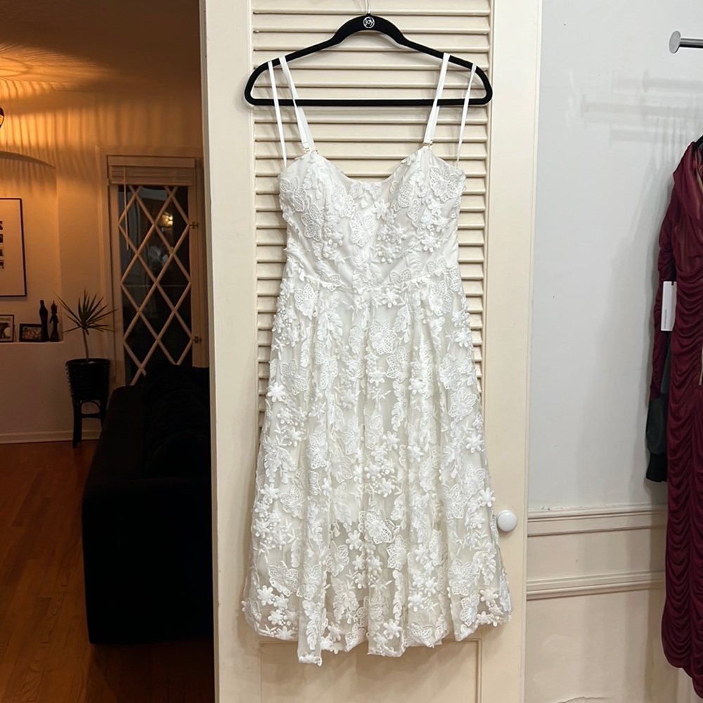 Strapless White 3D Floral Appliqué Lace Midi Dress